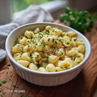 One Pot Creamy Garlic Pasta in 20 Minutes