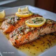 Easy Salmon Recipe with Garlic and Lemon: Crispy Baked in 20 Minutes
