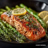 Easy FoilBaked Salmon with Asparagus Lemon Garlic Butter