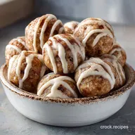 Cinnamon Roll Protein Balls Easy No-Bake Recipe for Low Carb Snacks