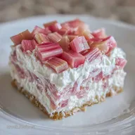 Rhubarb Whipped Cream Parfait: Creamy