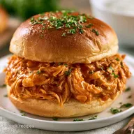 Slow Cooker Buffalo Chicken: Creamy
